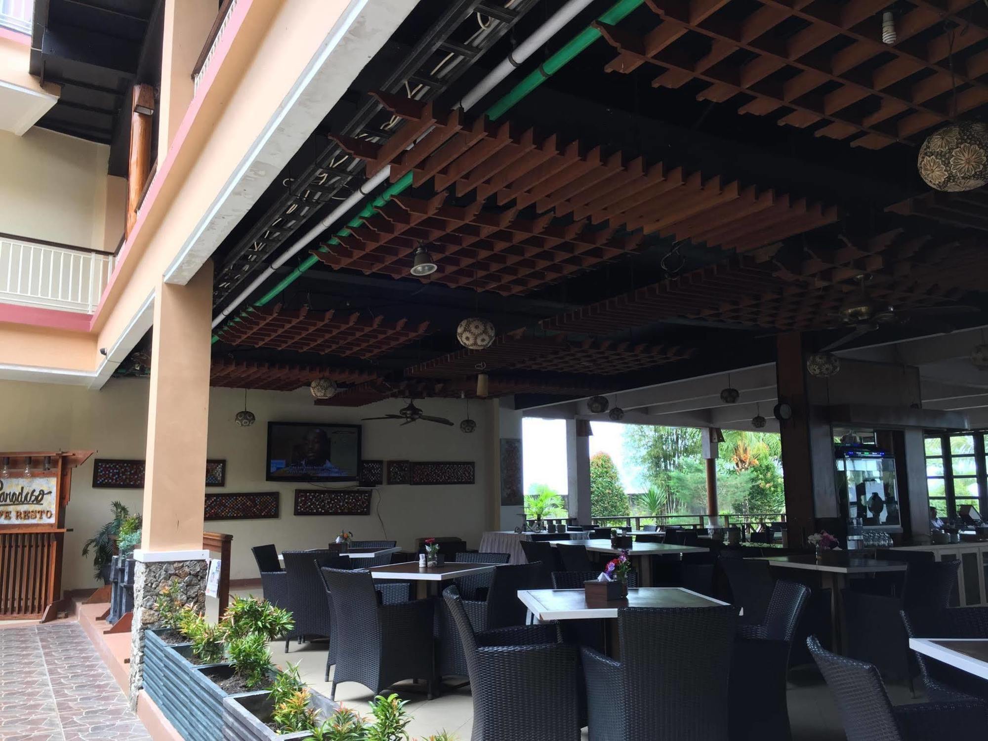 Bahamas Hotel & Resort Tanjung Pandan Exterior foto