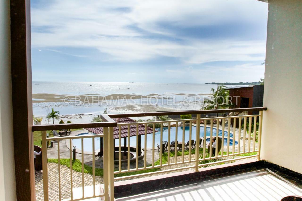 Bahamas Hotel & Resort Tanjung Pandan Exterior foto