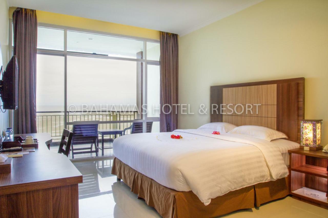 Bahamas Hotel & Resort Tanjung Pandan Exterior foto