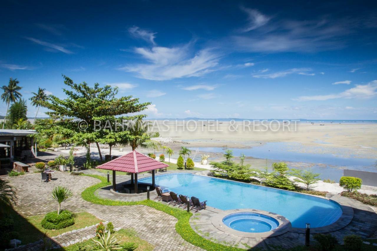 Bahamas Hotel & Resort Tanjung Pandan Exterior foto